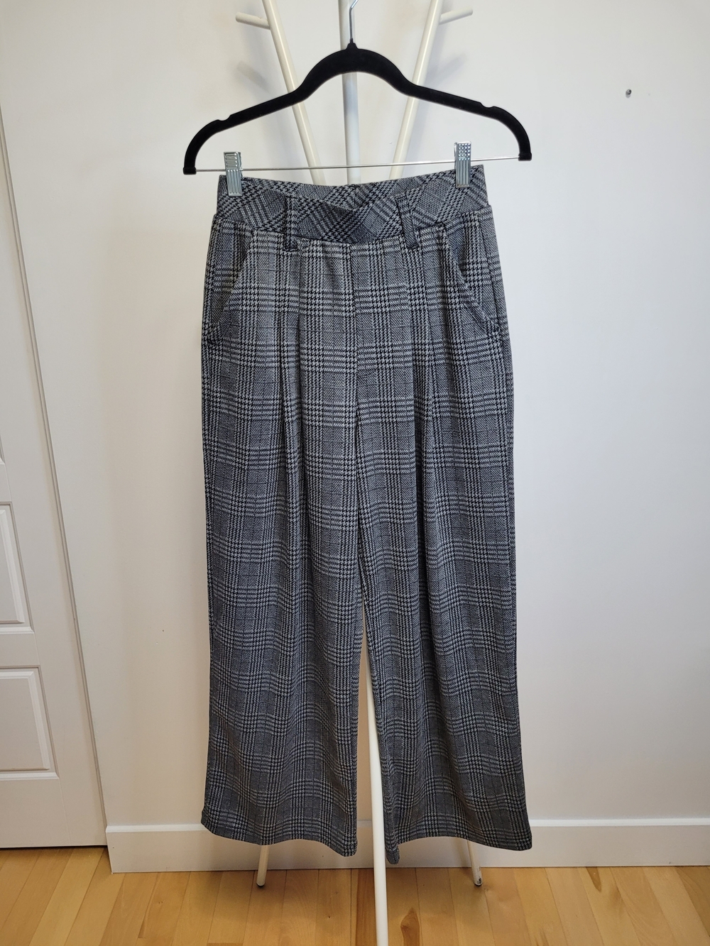🍂 Halara Grey Glen Check High Waisted Knit Pants Size XS